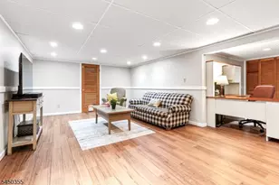 211 Briarheath Ln, Clark Township, NJ 07066 - Photo 25