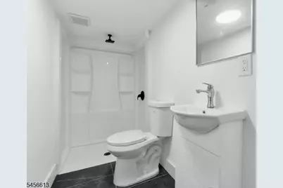 240 Keer Ave, Newark, NJ 07112 - Photo 33