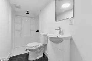 240 Keer Ave, Newark, NJ 07112 - Photo 33
