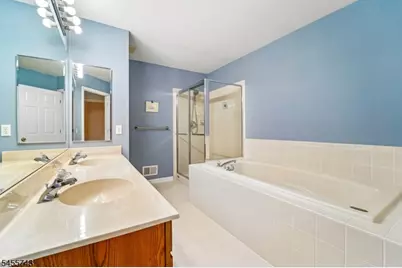 195 Levinberg Ln, Wayne, NJ 07470 - Photo 23