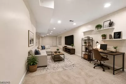 195 Levinberg Ln, Wayne, NJ 07470 - Photo 31