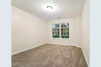195 Levinberg Ln, Wayne, NJ 07470 - Photo 29