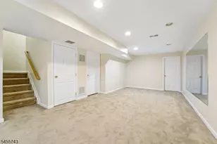 195 Levinberg Ln, Wayne, NJ 07470 - Photo 33