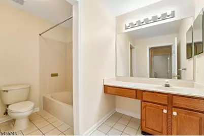 195 Levinberg Ln, Wayne, NJ 07470 - Photo 25