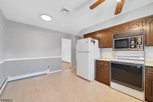633 Totowa Rd, Totowa, NJ 07512 - Photo 11
