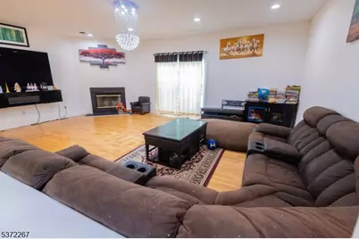 347 Raymound Blvd, Parsippany, NJ 07054 - Photo 11