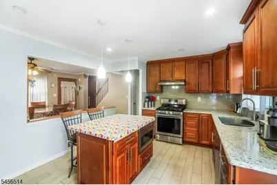 354 Colonia Blvd, Woodbridge Township, NJ 07067 - Photo 9