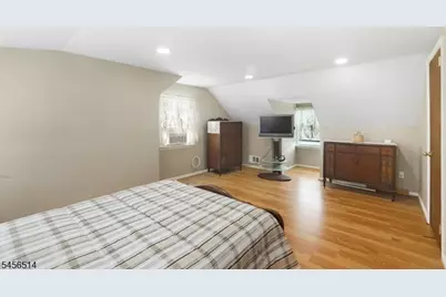 354 Colonia Blvd, Woodbridge Township, NJ 07067 - Photo 15
