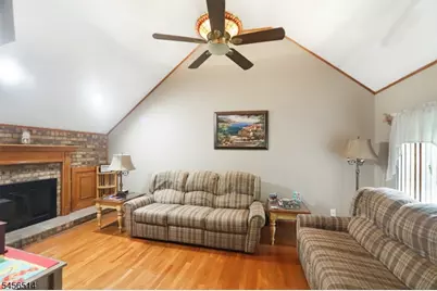 354 Colonia Blvd, Woodbridge Township, NJ 07067 - Photo 5