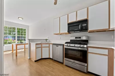 33 Gordon Circle, Parsippany, NJ 07054 - Photo 3