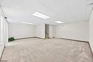 33 Gordon Cir, Parsippany, NJ 07054 - Photo 25