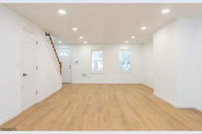 549 Beach St, Orange, NJ 07050 - Photo 5