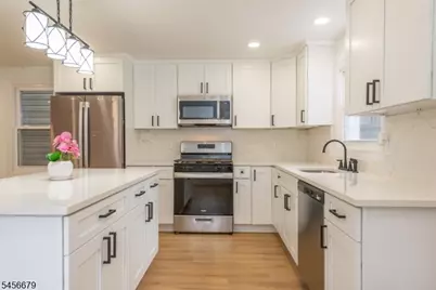 549 Beach St, Orange, NJ 07050 - Photo 3