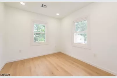 549 Beach St, Orange, NJ 07050 - Photo 9