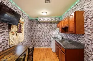 34 Hillman St, Paterson, NJ 07522 - Photo 5
