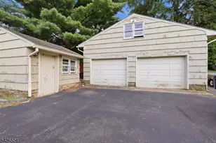 7 Essex Rd, Washington Township, NJ 07882 - Photo 35