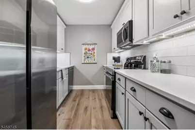 46 Watsessing Avenue, B #12, Belleville, NJ 07109 - Photo 11