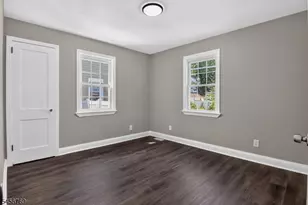 16 Oakwood Pl, North Brunswick Township, NJ 08902 - Photo 13