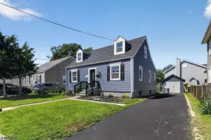 16 Oakwood Pl, North Brunswick Township, NJ 08902 - Photo 3