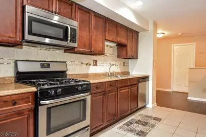 606 Skyline Dr, Haledon, NJ 07508 - Photo 11