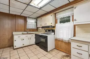 1445 Hiawatha Ave, Hillside, NJ 07205 - Photo 9