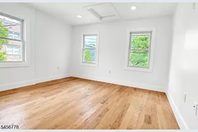 290 S 20th St, Newark, NJ 07103 - Photo 9