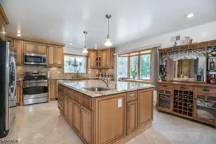 2 Waterway Rd, Wayne, NJ 07470 - Photo 5