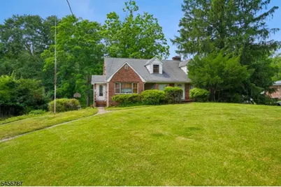 321 Saint Cloud Ave, West Orange Township, NJ 07052 - Photo 3