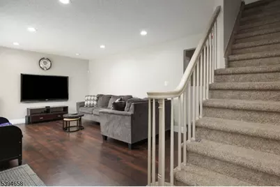 825 Dennis Pl, Linden, NJ 07036 - Photo 9