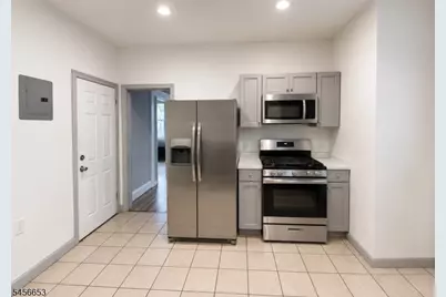 245 Alexander St #2, Newark, NJ 07106 - Photo 3