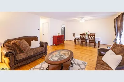 17 Heritage Ct, Ewing Township, NJ 08628 - Photo 9