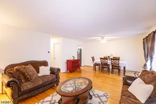 17 Heritage Ct, Ewing Township, NJ 08628 - Photo 9