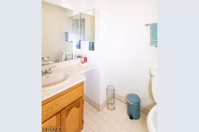 17 Heritage Ct, Ewing Township, NJ 08628 - Photo 17