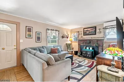 71 Schuyler Ave, Pompton Lakes, NJ 07442 - Photo 5