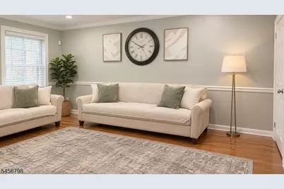 8 Vaughan Dr, Newark, NJ 07103 - Photo 5