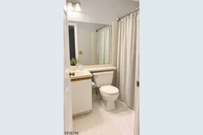 8 Vaughan Dr, Newark, NJ 07103 - Photo 3
