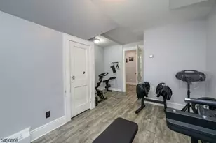 25 Comfort Pl, Clifton, NJ 07011 - Photo 25