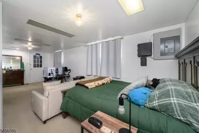 25 Comfort Pl, Clifton, NJ 07011 - Photo 17