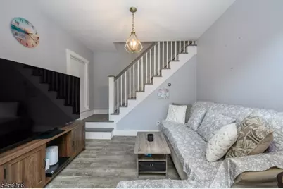 25 Comfort Pl, Clifton, NJ 07011 - Photo 3