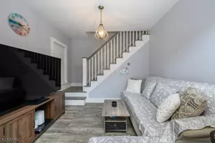 25 Comfort Pl, Clifton, NJ 07011 - Photo 3