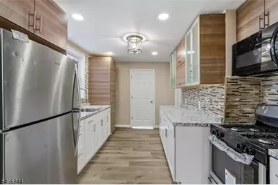 11 Tichenor Ter, Irvington, NJ 07111 - Photo 9