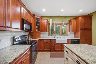 508 Maple Ln, Allamuchy Township, NJ 07821 - Photo 7