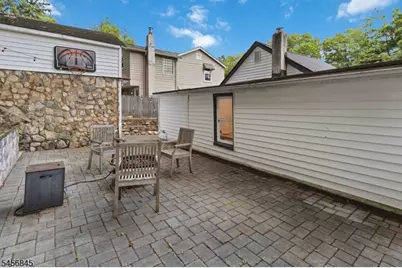 32 Schwarz Blvd, Jefferson Township, NJ 07849 - Photo 17