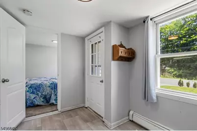 32 Schwarz Blvd, Jefferson Township, NJ 07849 - Photo 15