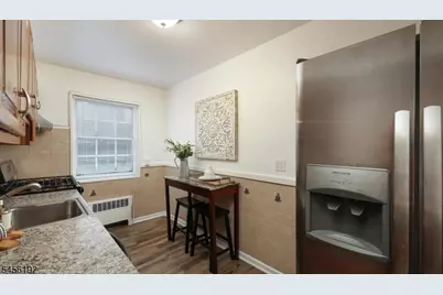 32A W Roselle Ave #32A, Roselle Park, NJ 07204 - Photo 9