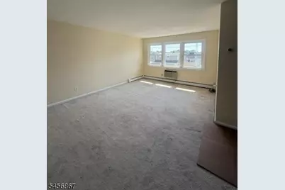 718-720 Stuyvesant Ave #2C, Lyndhurst Township, NJ 07071 - Photo 3