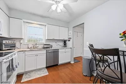 410 Ferncrest Ct, Readington, NJ 08887 - Photo 15