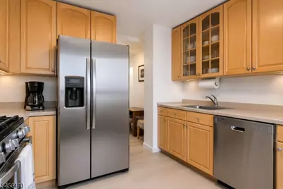 6050 Kennedy Blvd E #15G, West New York, NJ 07093 - Photo 11