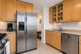 6050 Kennedy Blvd E, West New York, NJ 07093 - Photo 11