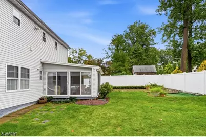 242 Hiawatha Blvd, Parsippany, NJ 07034 - Photo 33